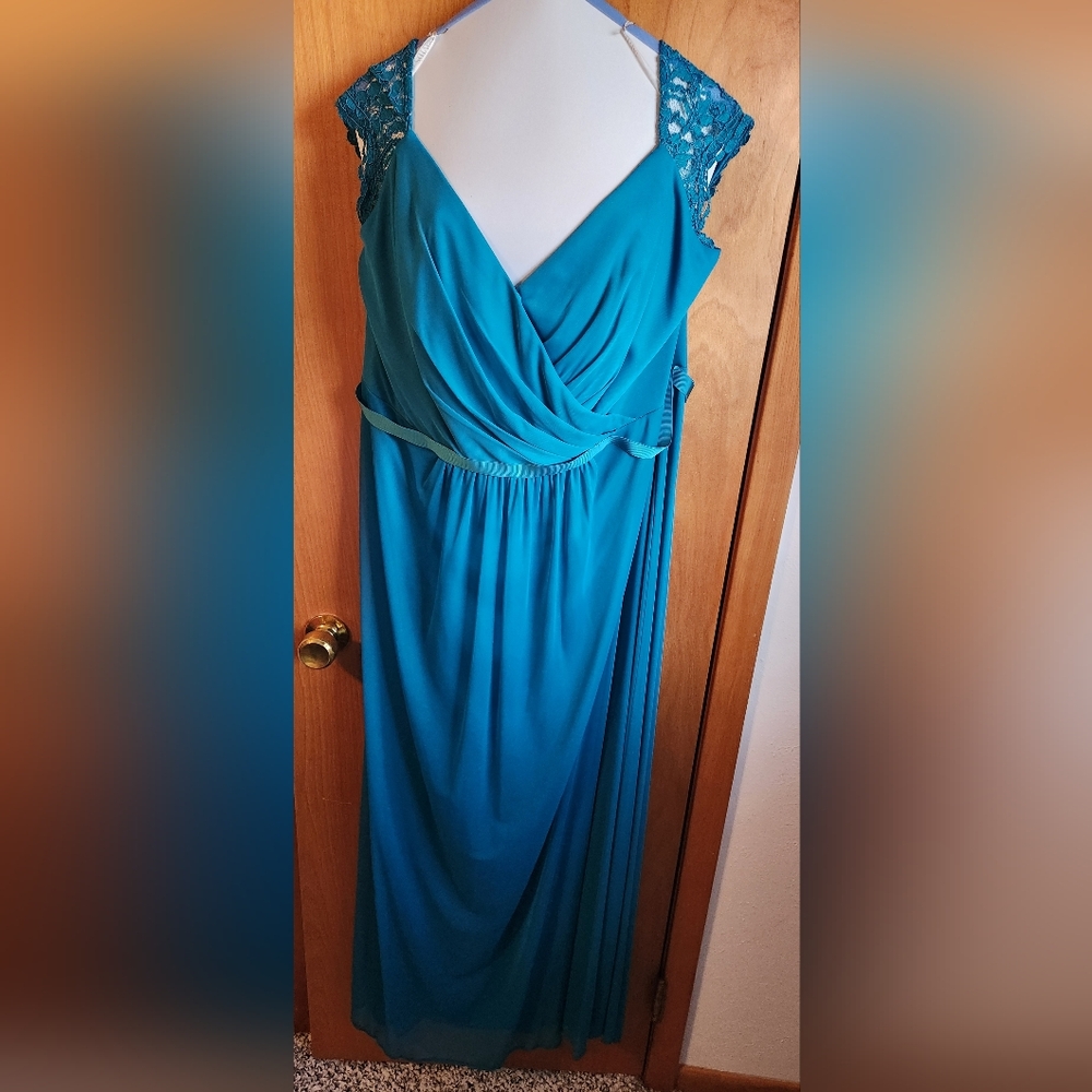 David's Bridal Teal Lace Cap Sleeve Dress